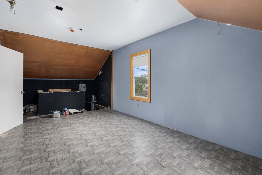More Photos Of 84-86 Kilvert St, Warwick Restaurant For Sale