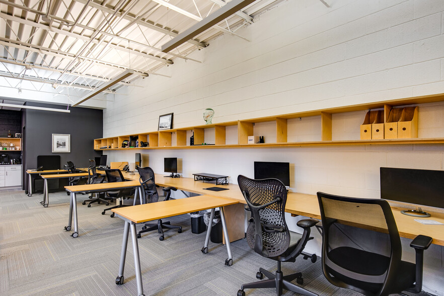 More Photos Of 3310 W Clay St, Richmond Showroom For Lease