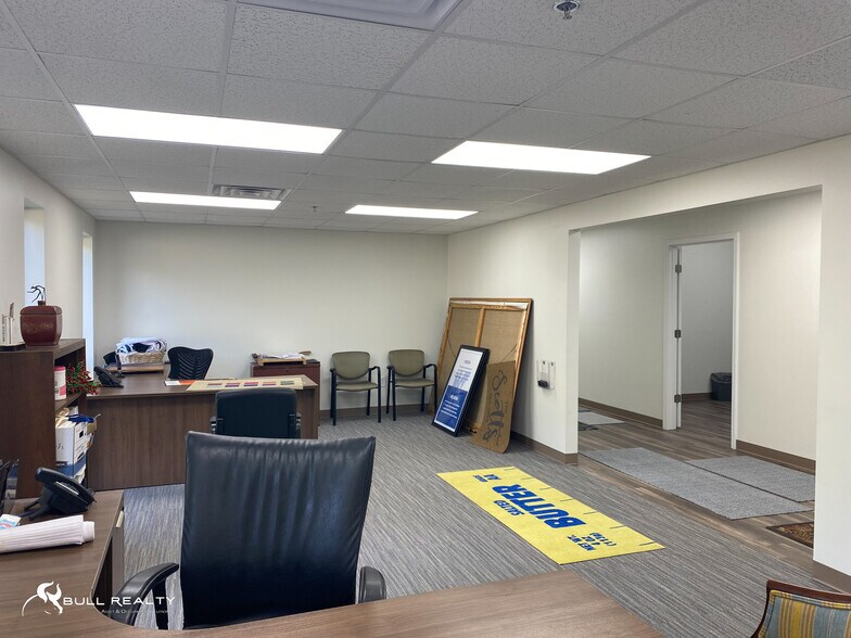 More Photos Of 210 E Lukken Industrial Dr, Lagrange Warehouse For Lease