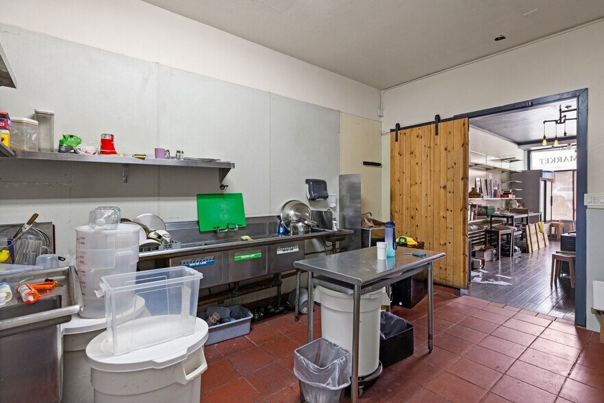 More Photos Of 4935 Shattuck Ave, Oakland Freestanding For Sale