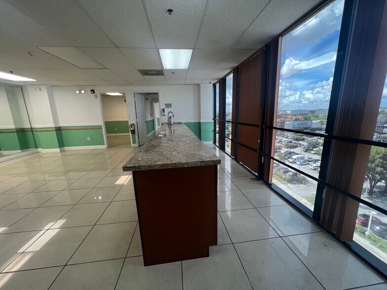 More Photos Of 4445 W 16th Ave, Hialeah Office Residential For Lease