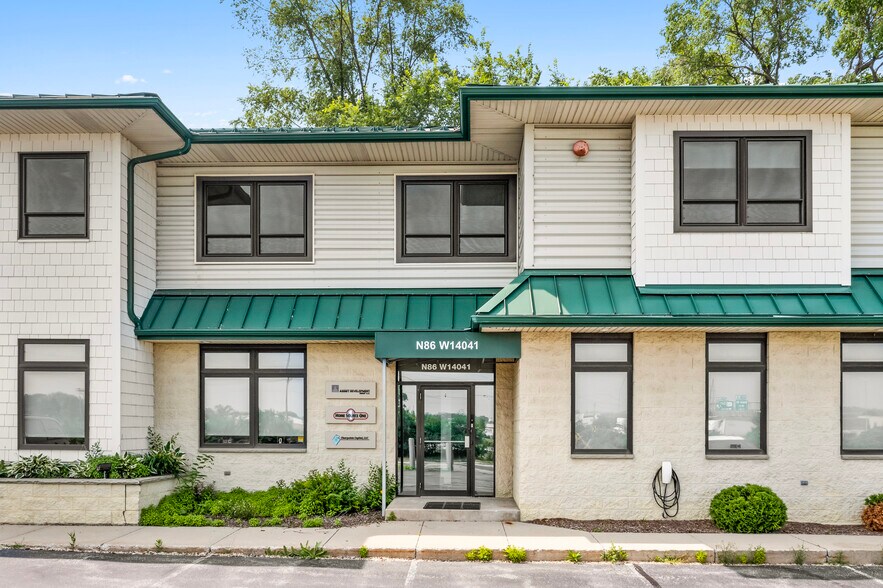 More Photos Of N86W14041 Beacon St, Menomonee Falls Medical For Lease