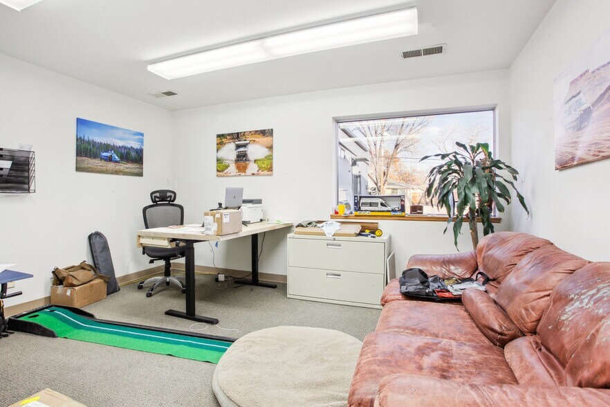 More Photos Of 711 S Bowen St, Longmont Warehouse For Lease