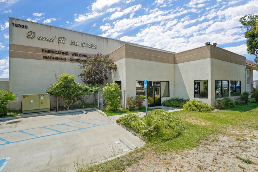 More Photos Of 12336-12342 Los Nietos Rd, Santa Fe Springs Warehouse For Lease