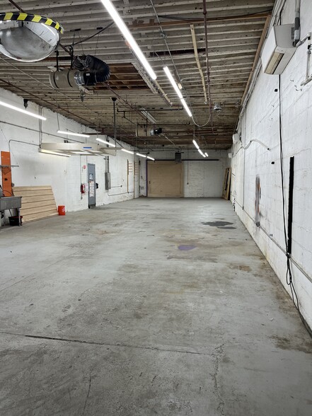 Primary Photo Of 333 Stagg St, Brooklyn Warehouse For Lease