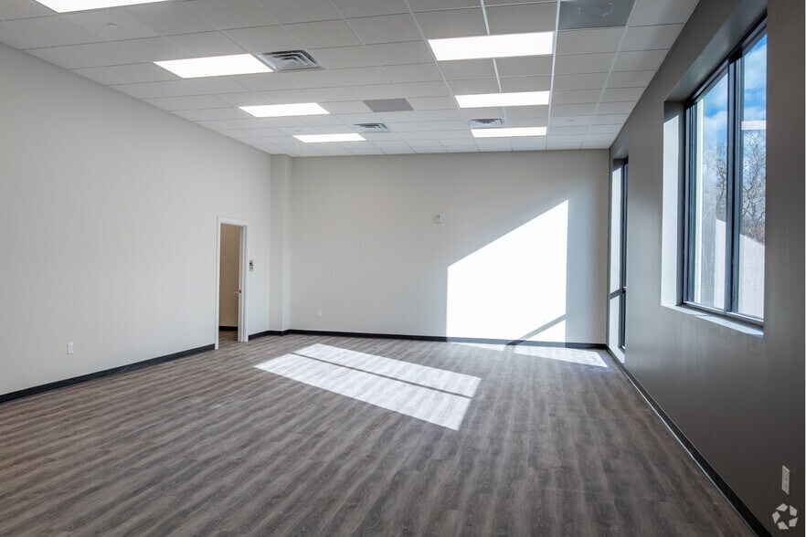 More Photos Of 1863 Lakewood Rd, Toms River Distribution For Lease