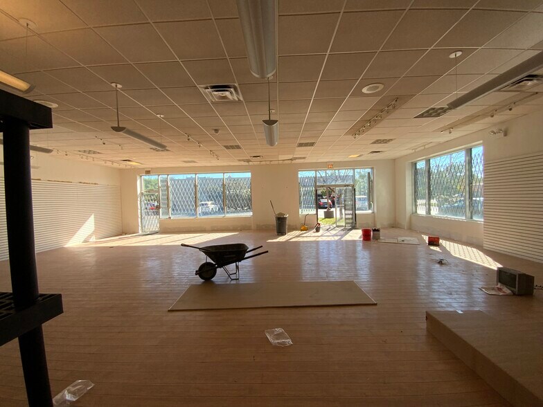 More Photos Of 6920-6940 S Ashland Ave, Chicago Unknown For Lease