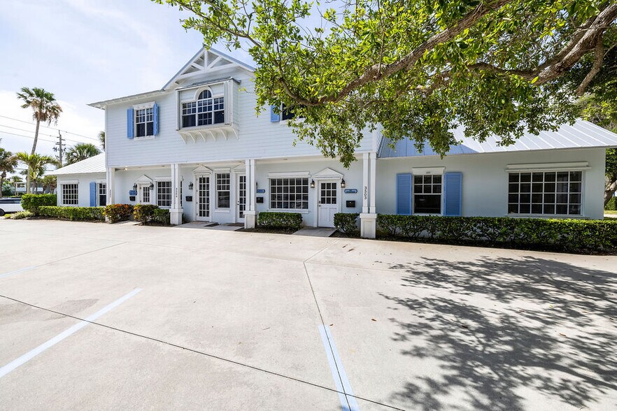More Photos Of 3509 Ocean Dr, Vero Beach Flex For Sale