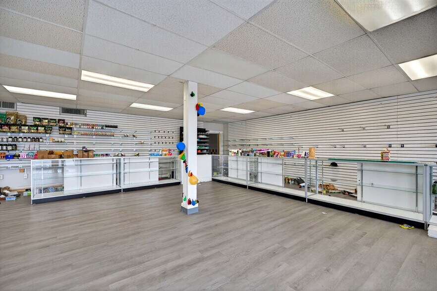 More Photos Of 1340-1350 N Fairfield Rd, Dayton Office For Sale