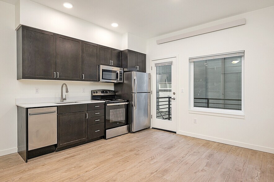 More Photos Of 330 NE Dekum St, Portland Apartments For Sale