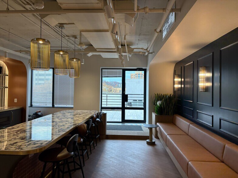 More Photos Of 2700 S Quincy St, Arlington Unknown For Lease