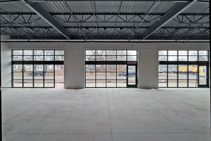 More Photos Of 1324 7th St W, Saint Paul Freestanding For Lease