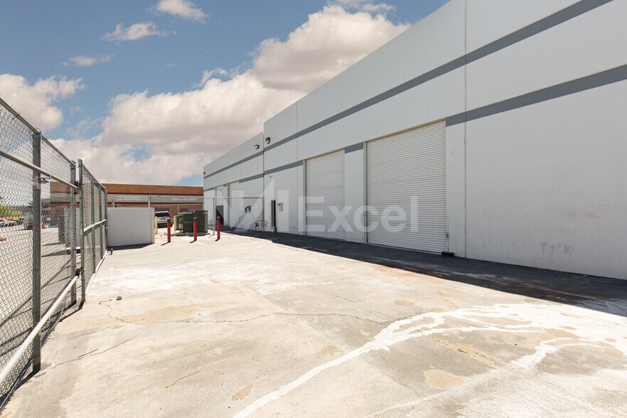 More Photos Of 4510 W Hacienda Ave, Las Vegas Warehouse For Lease