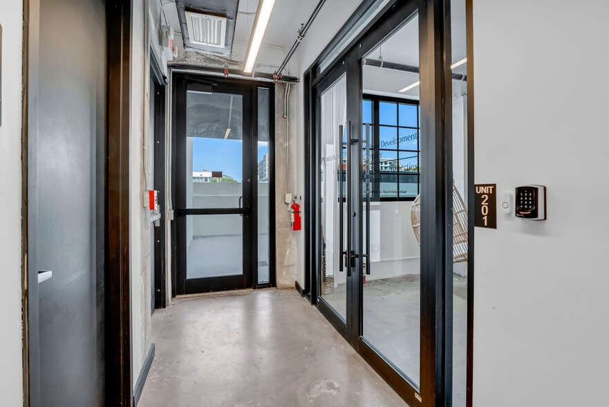 More Photos Of 2509 N Miami Ave, Miami Loft Creative Space For Lease