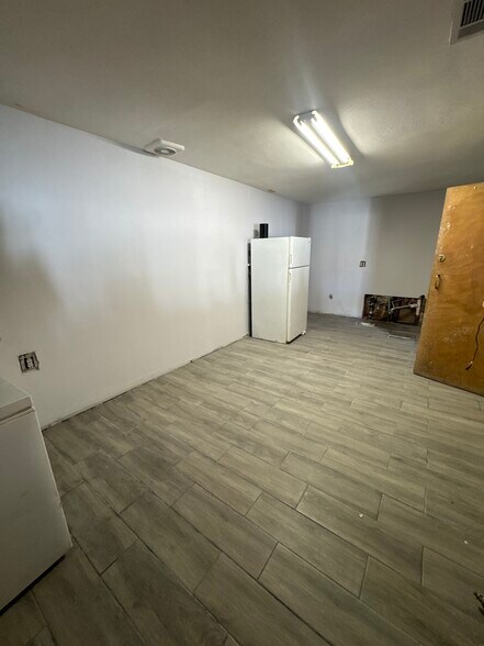 More Photos Of 5824 Doniphan Dr, El Paso Freestanding For Sale