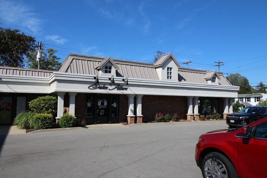 More Photos Of 5316-5330 Main St, Williamsville Office For Lease