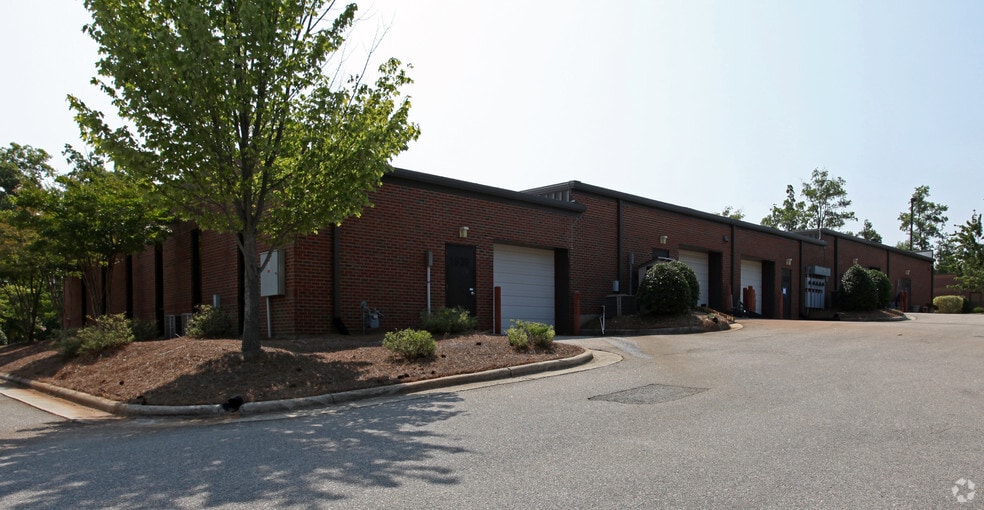 More Photos Of 1931-1939 Evans Rd, Cary Light Manufacturing For Lease