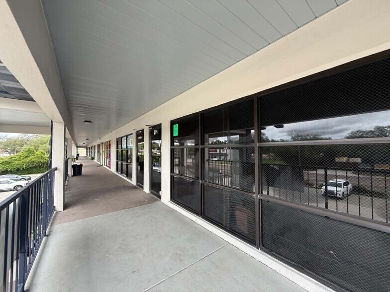 More Photos Of 1005 W Busch Blvd, Tampa Freestanding For Sale