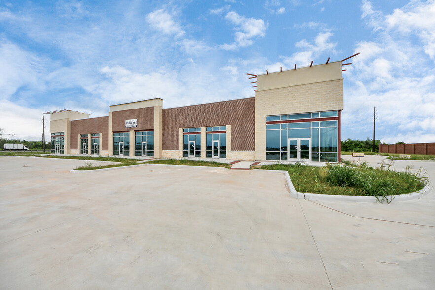 More Photos Of 440 Crown Garden Trail, Sugar Land Freestanding For Lease