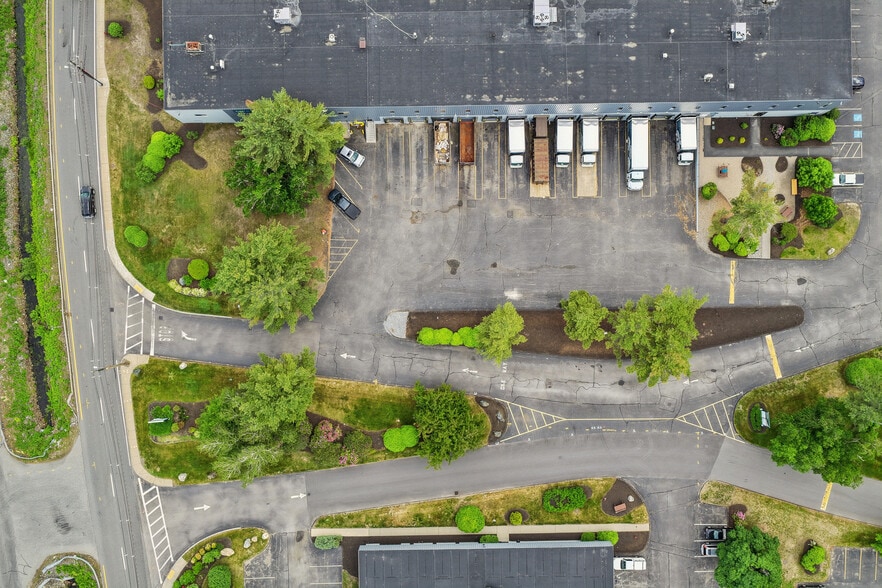 More Photos Of 80 Commerce Way, Woburn Warehouse For Lease