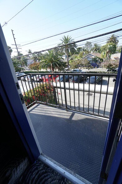 More Photos Of 1509 Abbot Kinney Blvd, Venice Storefront Retail Office For Lease