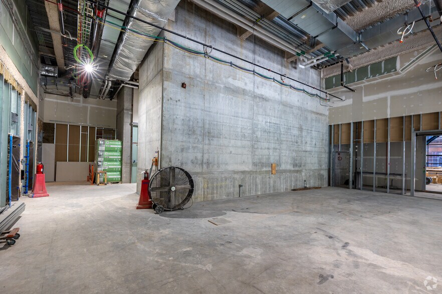 More Photos Of 1240 Woodward Ave, Detroit Unknown For Lease