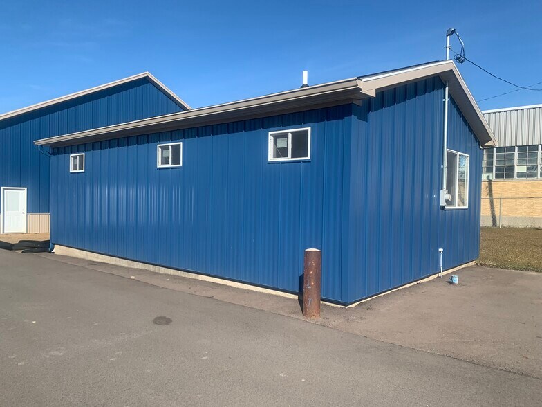 More Photos Of 604 Spring, Saint Johns Light Distribution For Sale