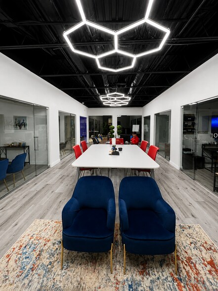 More Photos Of 6920 E Chelsea St, Tampa Light Distribution For Sale