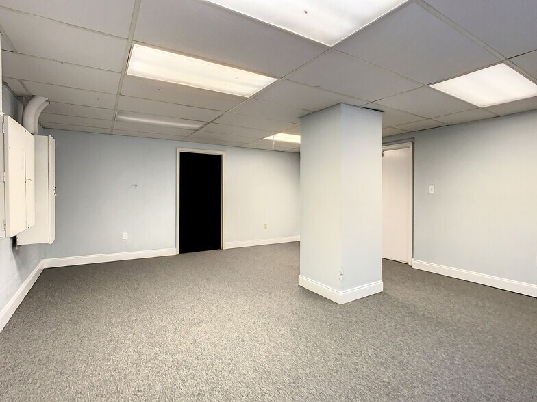 More Photos Of 22 W Monument Ave, Kissimmee Office For Lease