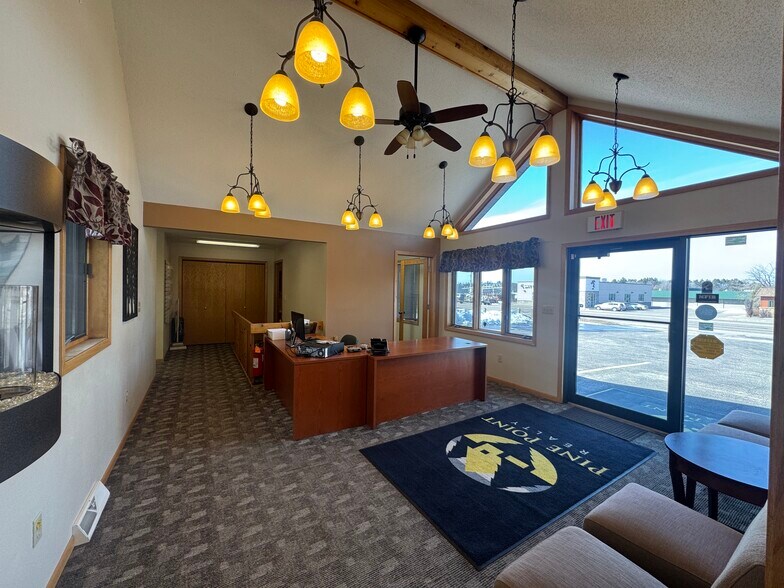 More Photos Of 1226 Lincoln St, Rhinelander Office For Sale