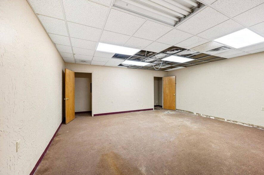 More Photos Of 1511 NW Cache Rd, Lawton General Retail For Sale