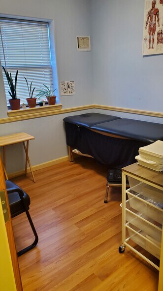 More Photos Of 16040 78th Rd, Flushing Medical For Lease