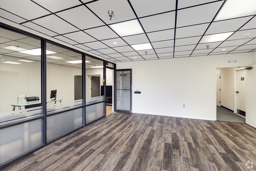 More Photos Of 9401 Mathy Dr, Fairfax Office For Lease
