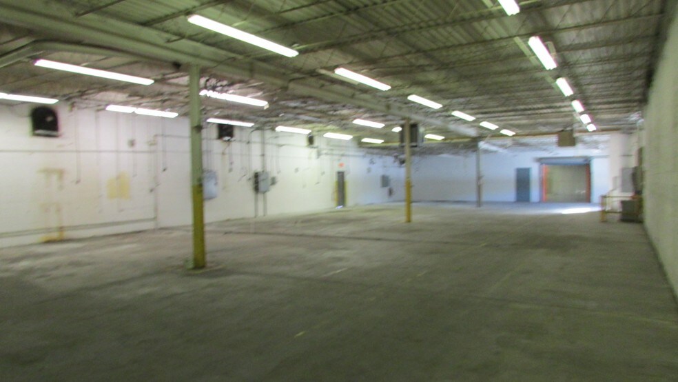 More Photos Of 15650 S Madison Rd, Middlefield Manufacturing For Lease