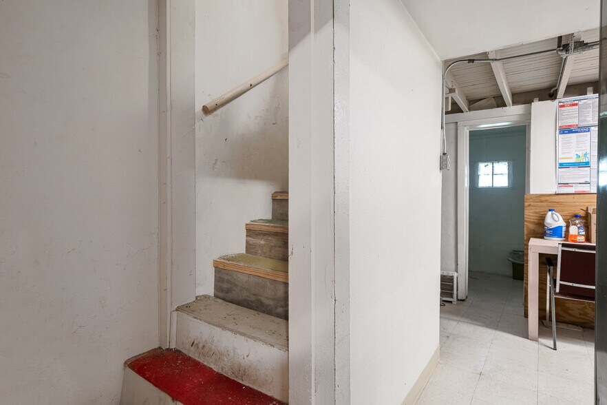 More Photos Of 336 S Commercial St, Aransas Pass Medical For Lease