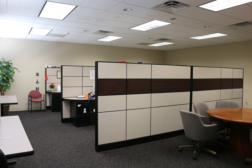 More Photos Of 500 Plantation Park Dr, Loganville Office For Lease