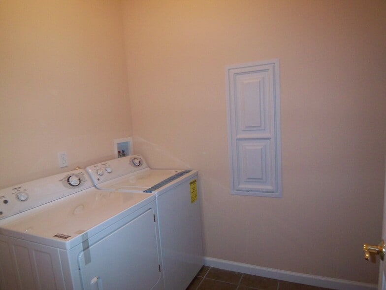 More Photos Of 1-10 Whitaker Ct, Millville Apartments For Sale