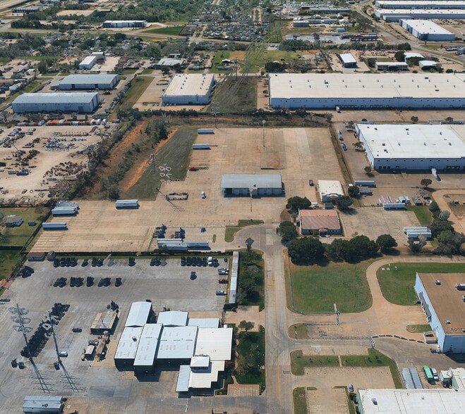 More Photos Of 3375 High Prairie Rd, Grand Prairie Service For Lease