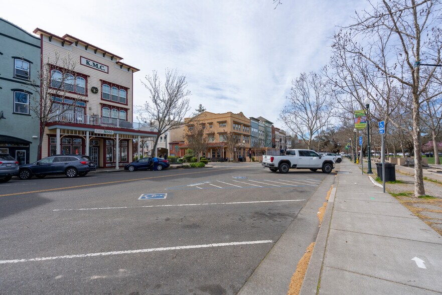 More Photos Of 9071 Windsor Rd, Windsor General Retail For Lease