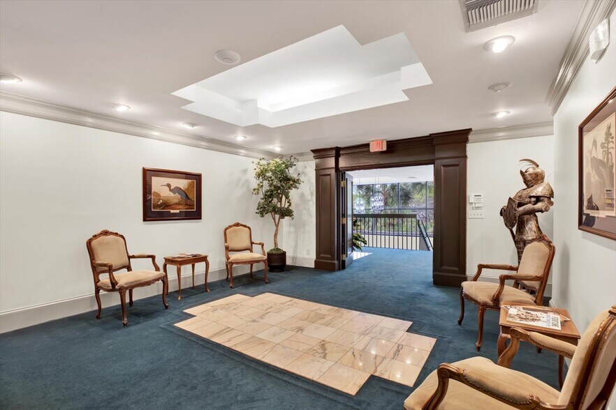 More Photos Of 13153 N Dale Mabry Hwy, Tampa Office For Sale