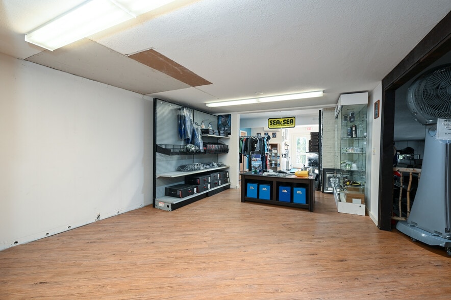 More Photos Of 1934 Lakeshore Rd, Gilford Office For Sale