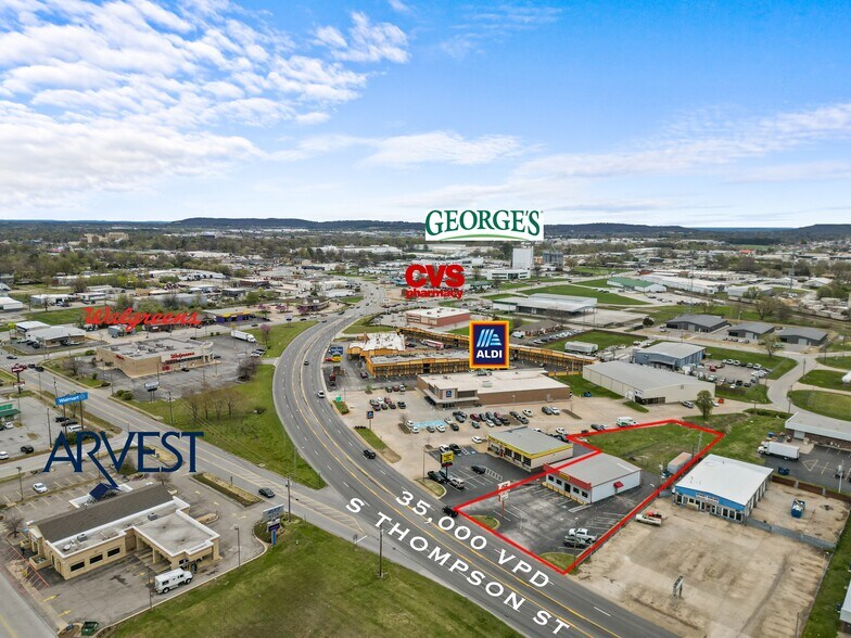 More Photos Of 2103 S Thompson St, Springdale Freestanding For Sale