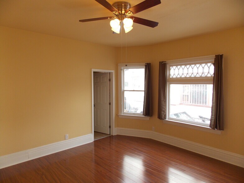 More Photos Of 1449 W 28th St, Los Angeles Apartments For Sale