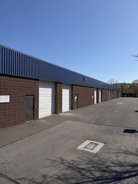 Primary Photo Of 65 Louis St, Newington Flex For Lease
