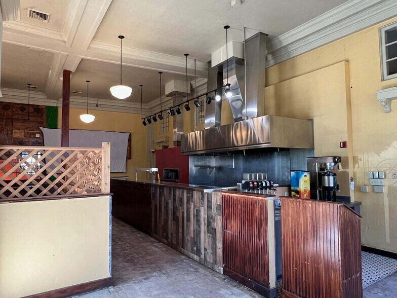 More Photos Of 520 4th Ave E, Olympia Restaurant For Sale