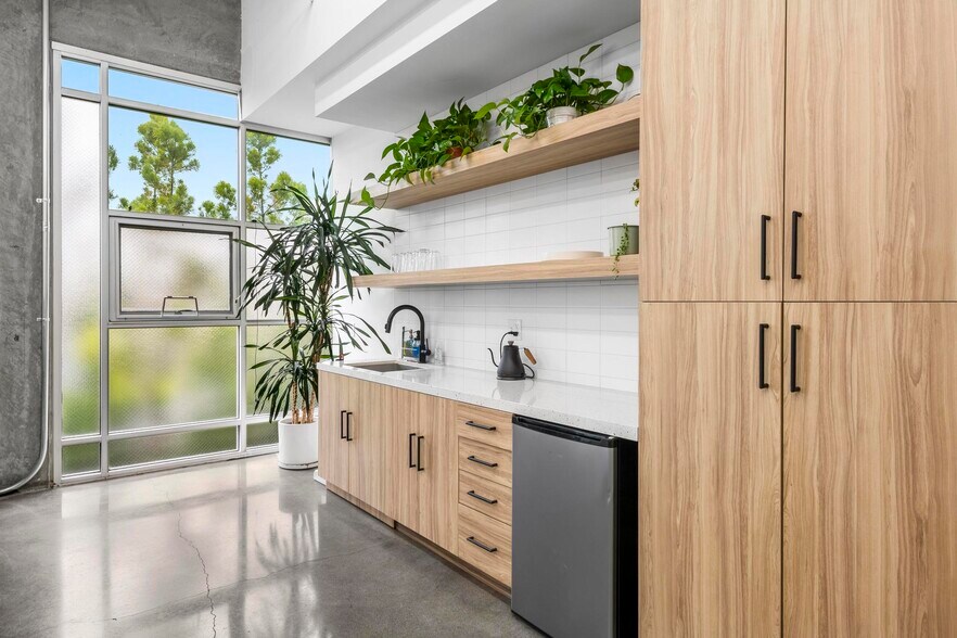 More Photos Of 1245 Factory Pl, Los Angeles Loft Creative Space For Lease