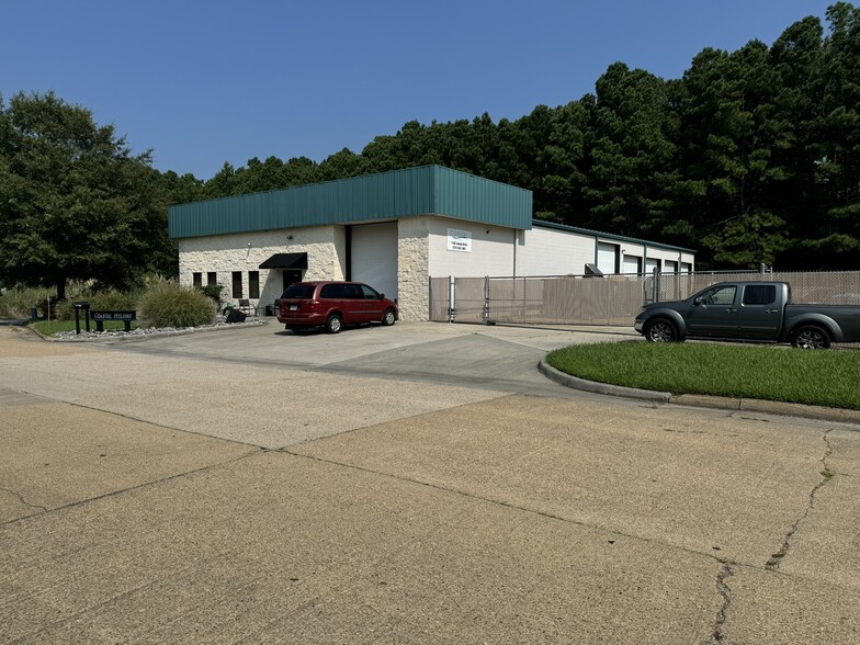 Primary Photo Of 1168 Jensen Dr, Virginia Beach Warehouse For Lease