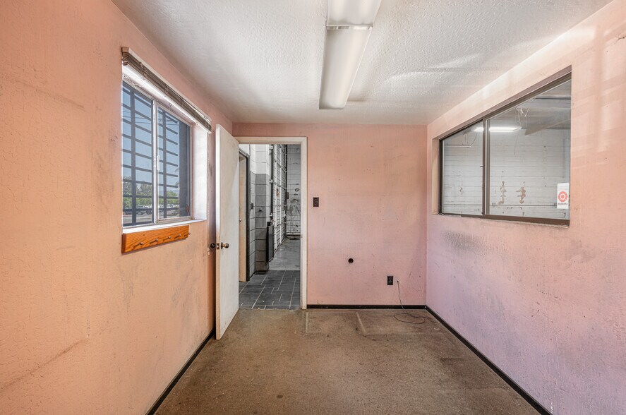 More Photos Of 1841 Piner Rd, Santa Rosa Flex For Lease