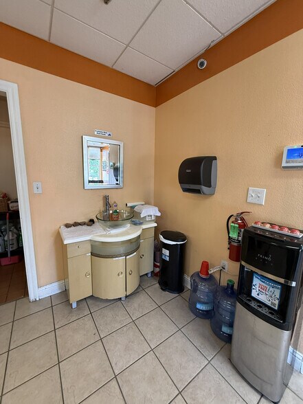 More Photos Of 9030 Windsor Rd, Windsor General Retail For Sale