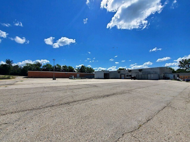 More Photos Of 625 Menomonee St, Theresa Warehouse For Lease